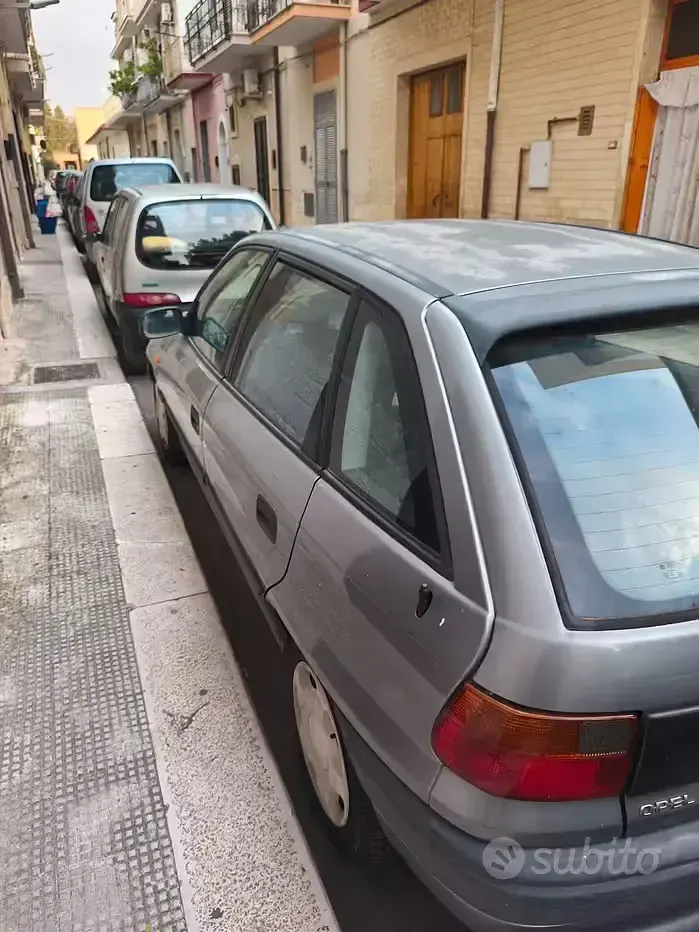 Usata Opel Astra 82 CV (60 kW) 1995 Grigio Berlina