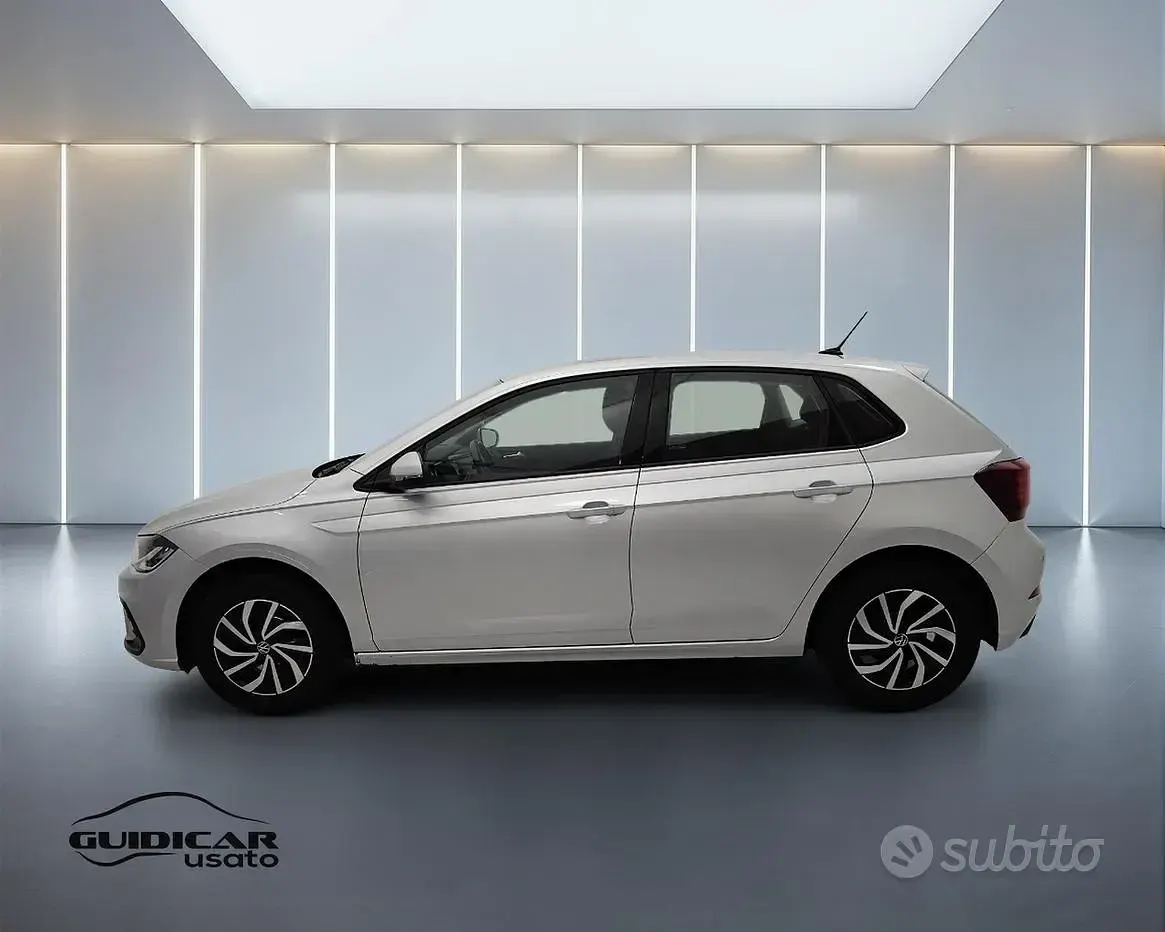 Usata VW Polo Life 80 CV (58 kW) 2023 Argento Utilitaria