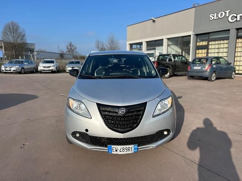 Usata Lancia Ypsilon Silver 69 CV (50 kW) 2014 Grigio Utilitaria