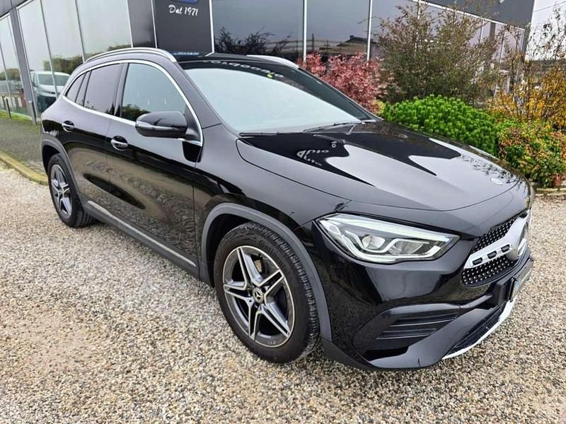 Usata Mercedes GLA200 Premium 150 CV (110 kW) 2022 Nero SUV
