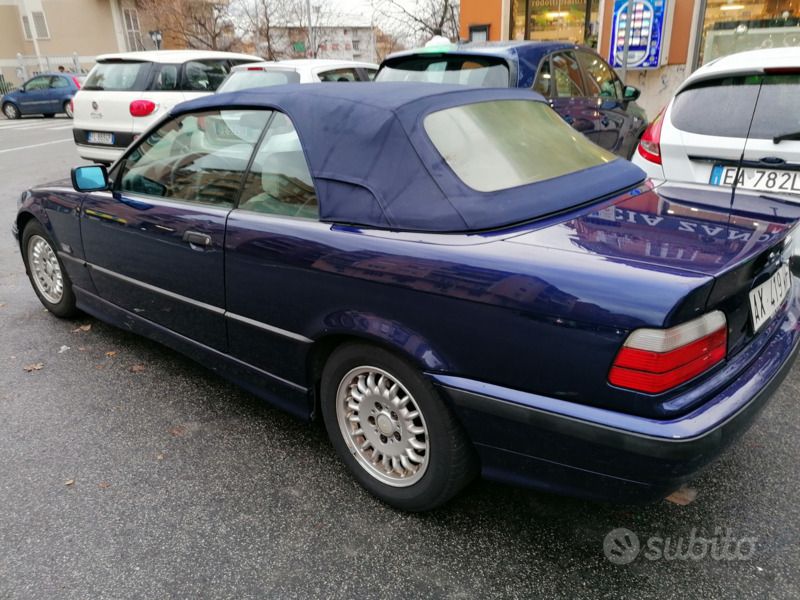 Usata BMW 318 Cabriolet 116 CV (85 kW) 1996 Blu/azzurro Cabrio