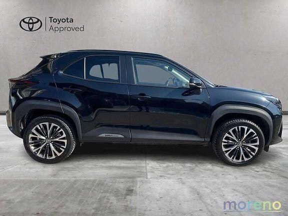 Usata Toyota Yaris Hybrid Lounge 116 CV (85 kW) 2023 Nero Pick-up