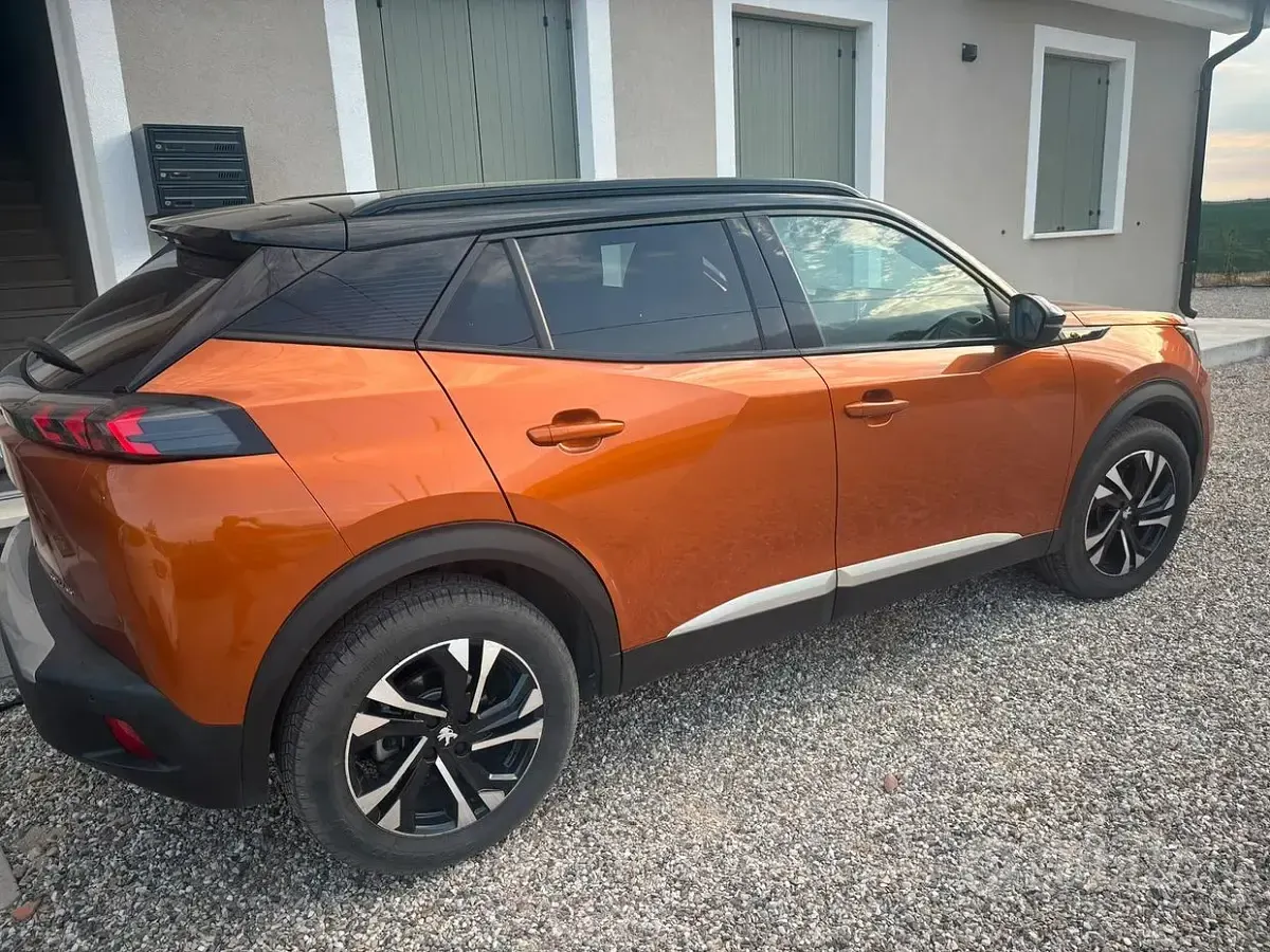 Usata Peugeot e-2008 GT-line 56 kW (77 CV) 2020 Arancione SUV