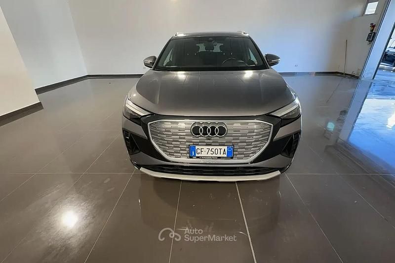 Usata Audi Q4 e-tron Advanced 69 kW (95 CV) 2021 Gray SUV