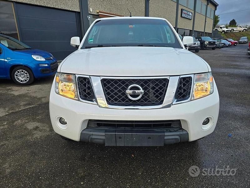 Usata Nissan Navara 190 CV (139 kW) 2014 Bianco Pick-up