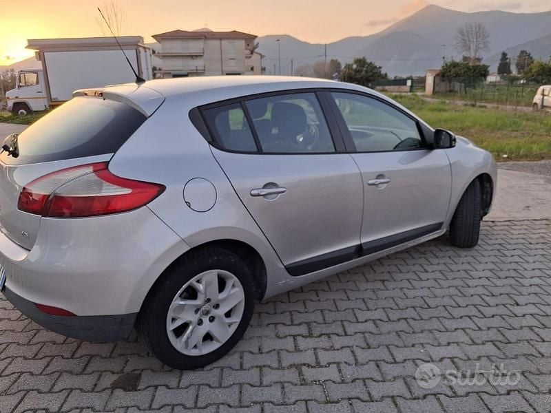 Usata Renault Mégane 110 CV (80 kW) 2011 Grigio Berlina