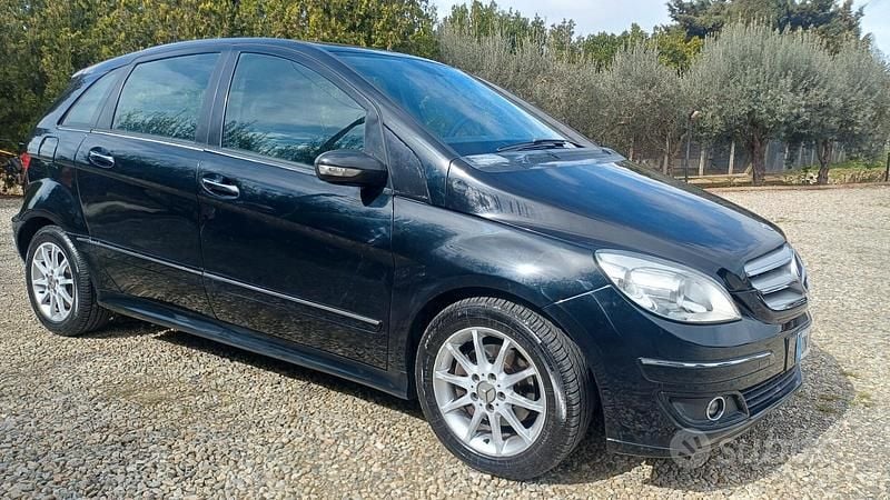 Usata Mercedes B200 140 CV (102 kW) 2008 Nero Monovolume