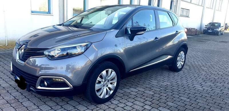Grigio Usata 2013 Renault Captur SUV | 7800 € (Buon prezzo) - Immagine 1/4