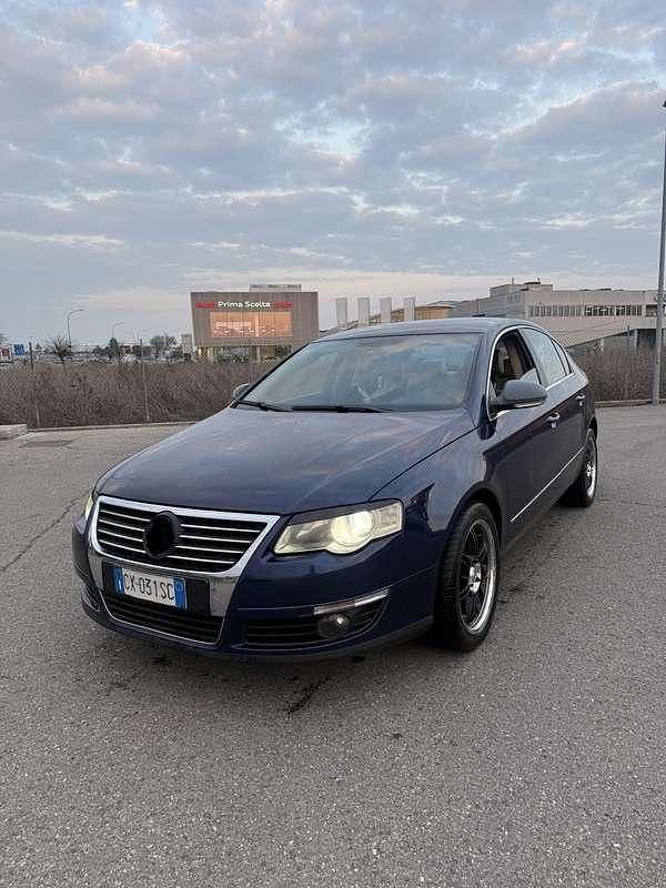 Usata VW Passat Highline 140 CV (102 kW) 2005 Blu/azzurro Berlina