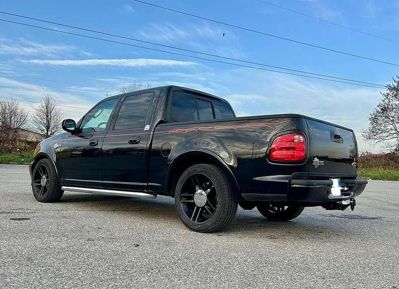 Usata Ford V8 367 CV (269 kW) 2002 Nero SUV