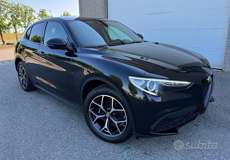 Usata Alfa Romeo Stelvio Sprint 190 CV (139 kW) 2020 Nero SUV