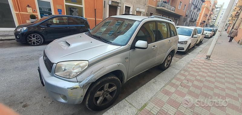 Usata Toyota RAV4 150 CV (110 kW) 2003 Grigio SUV
