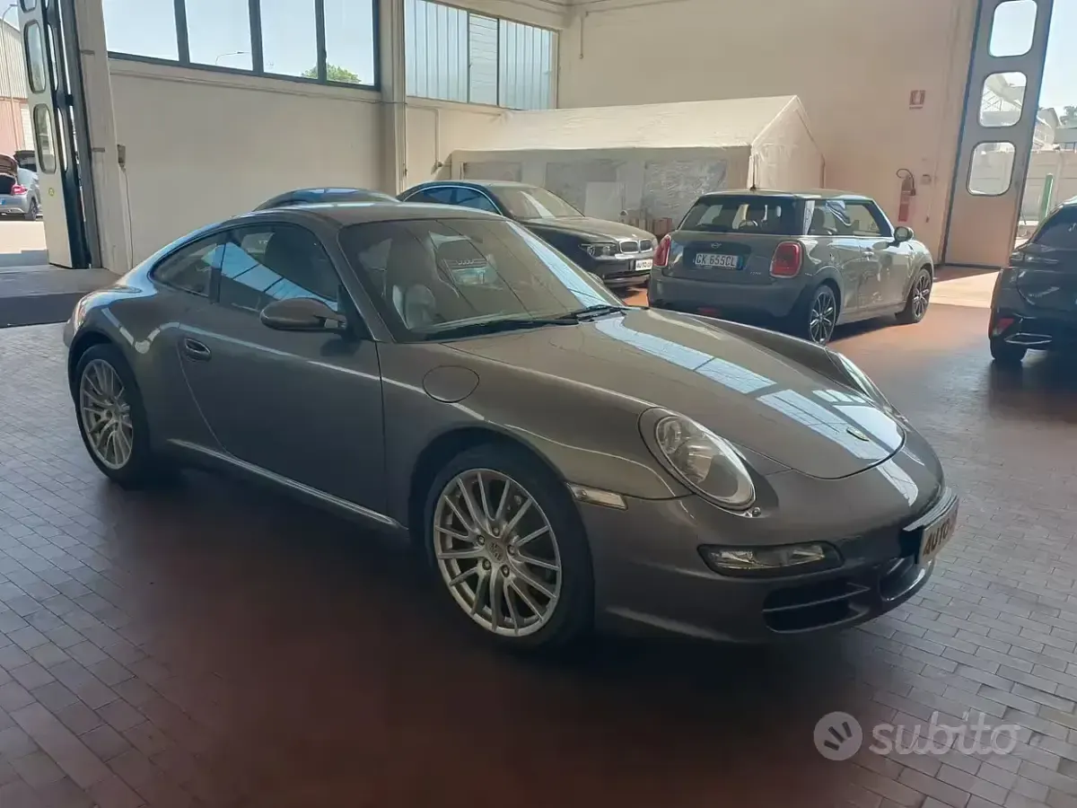 Usata Porsche 911 Carrera 4 325 CV (239 kW) 2007 Grigio Coupé