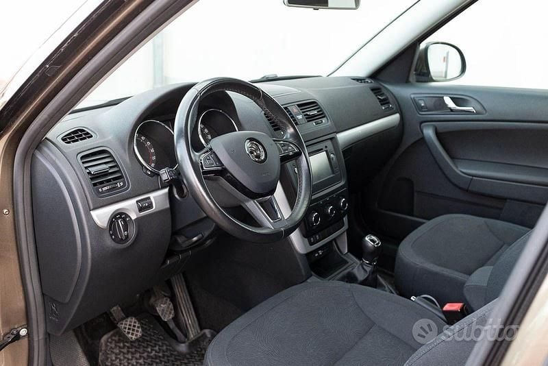 Usata Skoda Yeti GreenLine 105 CV (77 kW) 2014 Marrone SUV