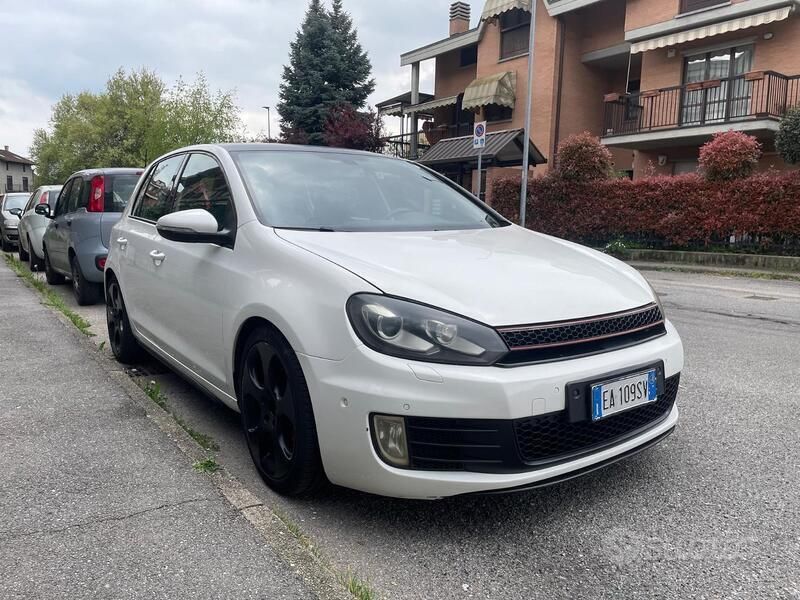 Usata VW Golf VI 170 CV (125 kW) 2010 Bianco Utilitaria