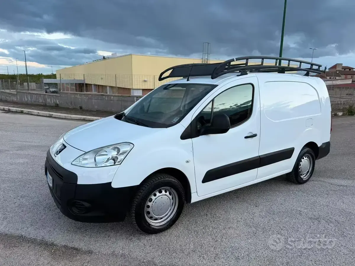 Usata Peugeot Partner 90 CV (66 kW) 2010 Monovolume