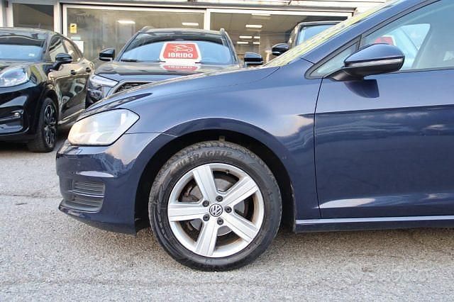Usata VW Golf VII Highline 105 CV (77 kW) 2015 Blu Berlina