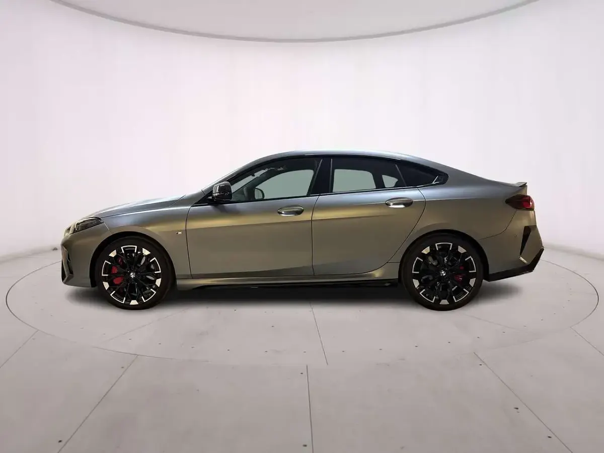Nuova BMW M235 M Sport 300 CV (220 kW) 2026 Frozen pure grey Coupé