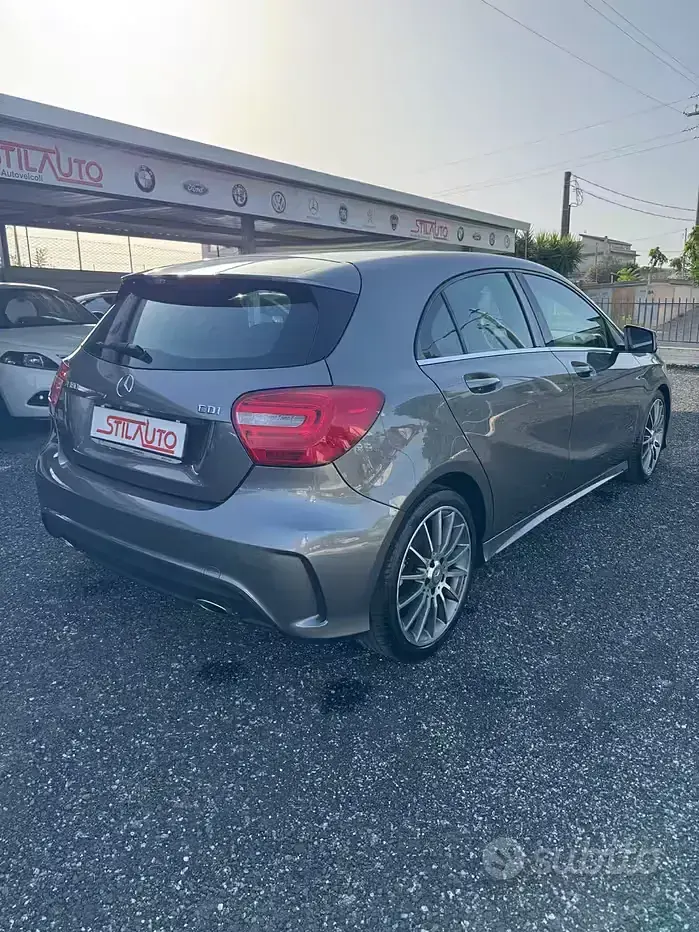 Usata Mercedes A180 Premium 109 CV (80 kW) 2014 Grigio Utilitaria