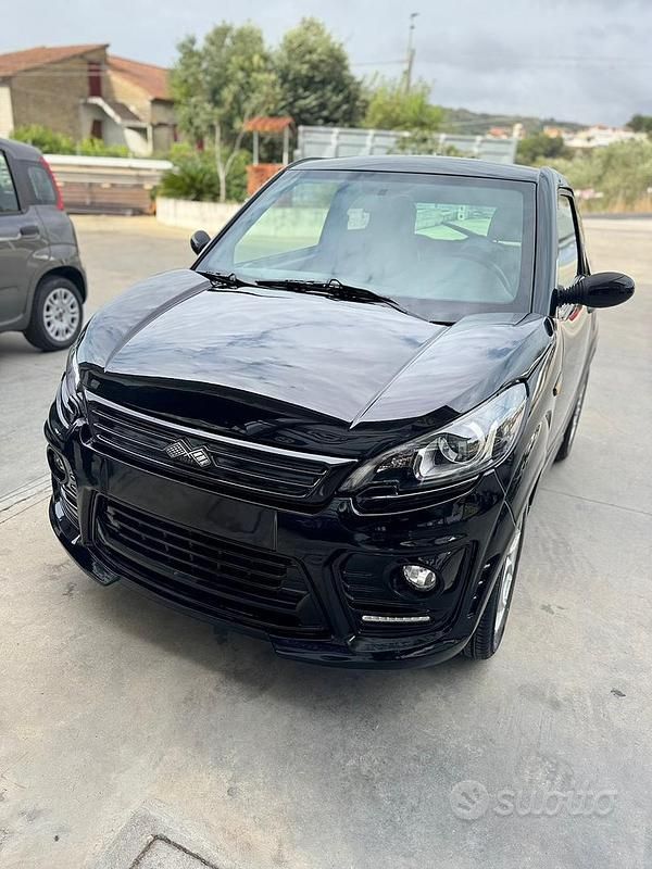 Nero Usata 2020 Ligier JS50 Due volumi | 10.000 € (Buon prezzo) - Immagine 1/4