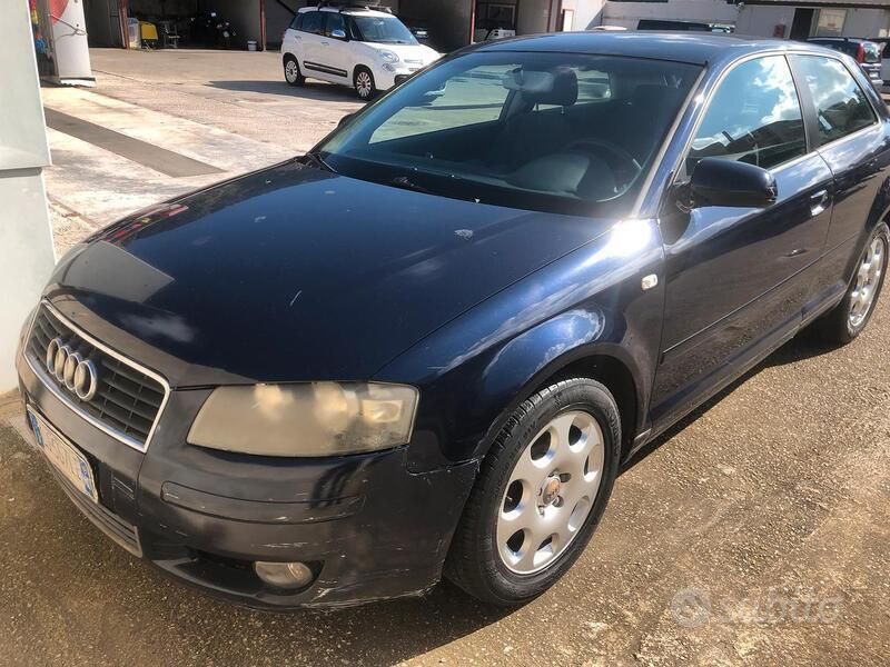 Grigio Usata 2003 Audi A3 Tre volumi | 800 € - Immagine 1/4