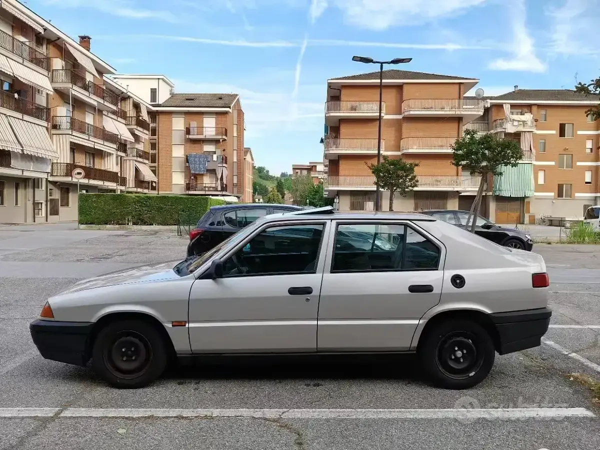Usata Alfa Romeo 33 90 CV (66 kW) 1991 Grigio Berlina