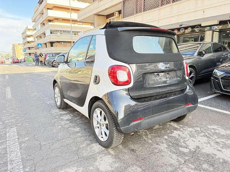 Usata Smart ForTwo Cabrio Passion 90 CV (66 kW) 2018 Nero Cabrio