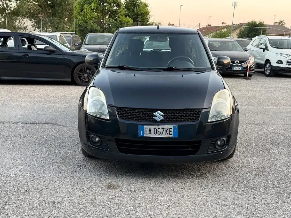 Usata Suzuki Swift GL 92 CV (67 kW) 2010 Nero Utilitaria