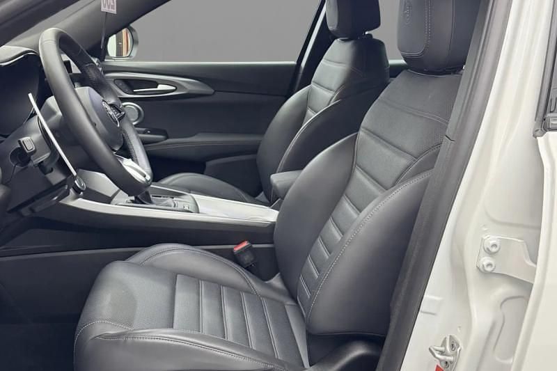 Usata Alfa Romeo Tonale Veloce 160 CV (117 kW) 2024 Bianco pastello SUV