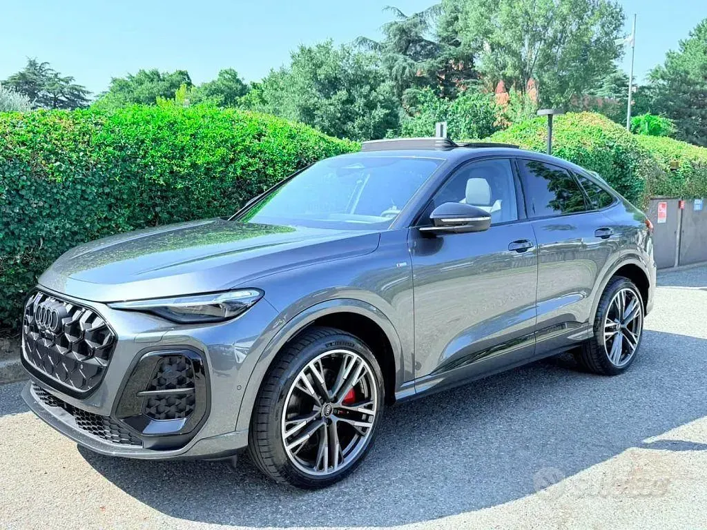 Nuova Audi Q5 Sportback S-Line 204 CV (150 kW) 2026 Grigio SUV