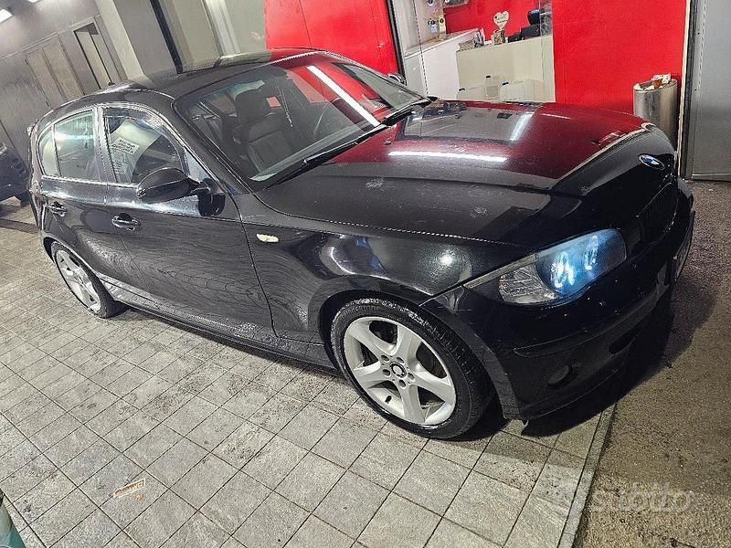 Usata BMW 120 163 CV (119 kW) 2007 Nero Utilitaria