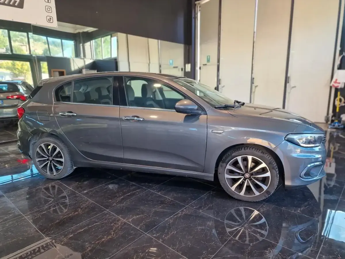Usata Fiat Tipo Business 95 CV (69 kW) 2017 Marrone Berlina