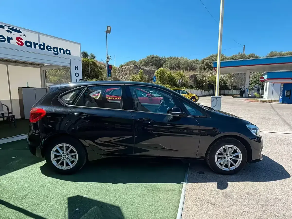 Usata BMW 218 Advantage 150 CV (110 kW) 2017 Nero Station wagon