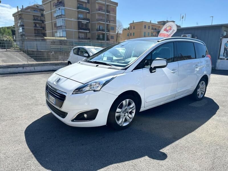 Usata Peugeot 5008 Business-Line 115 CV (84 kW) 2014 Bianco Monovolume