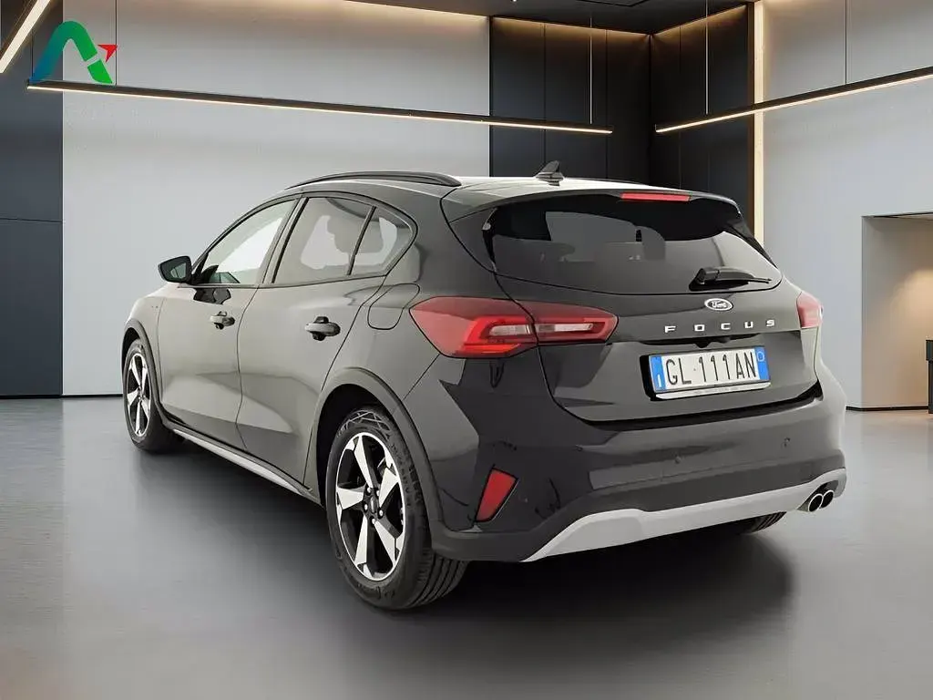 Usata Ford Focus Active 120 CV (88 kW) 2022 Nero SUV