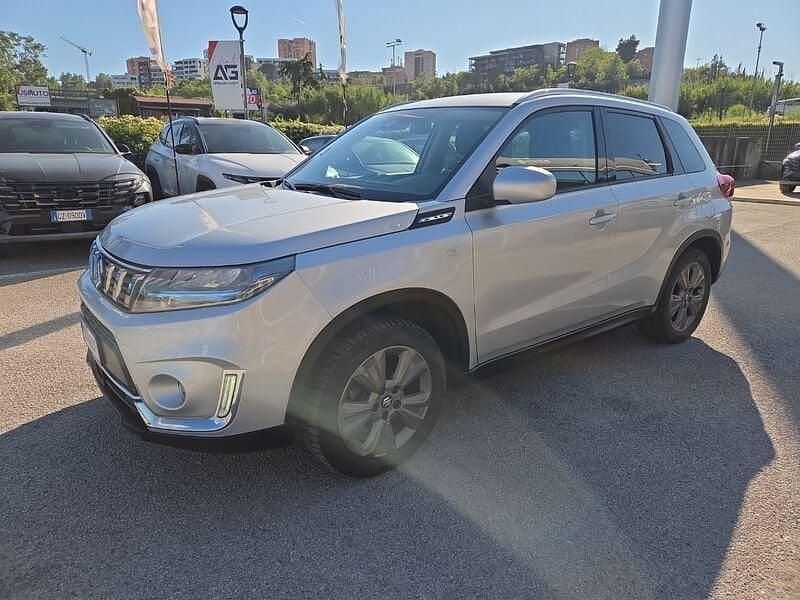 Usata Suzuki Vitara Cool 129 CV (94 kW) 2023 Grigio SUV