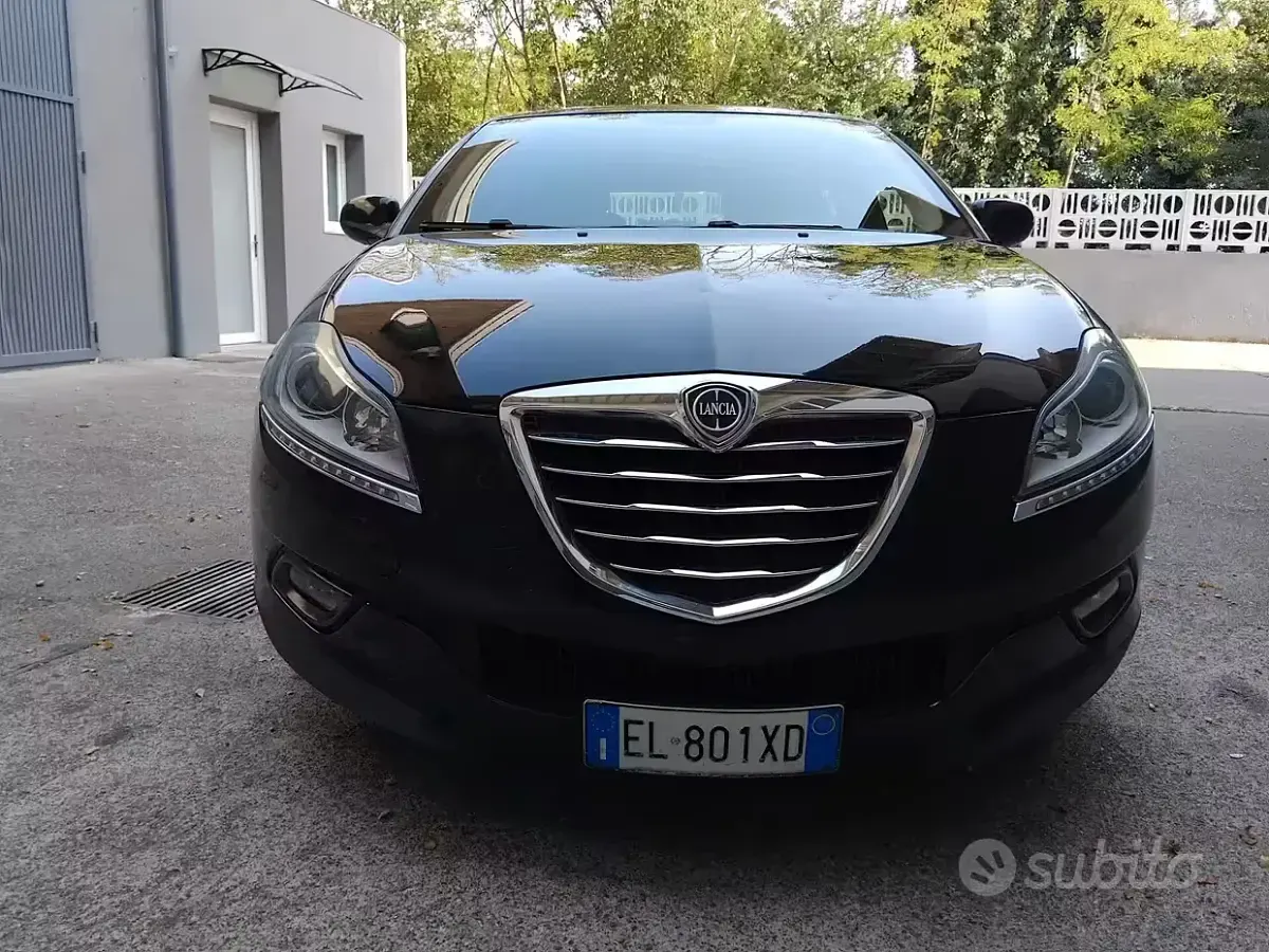 Usata Lancia Delta 120 CV (88 kW) 2012 Nero Utilitaria