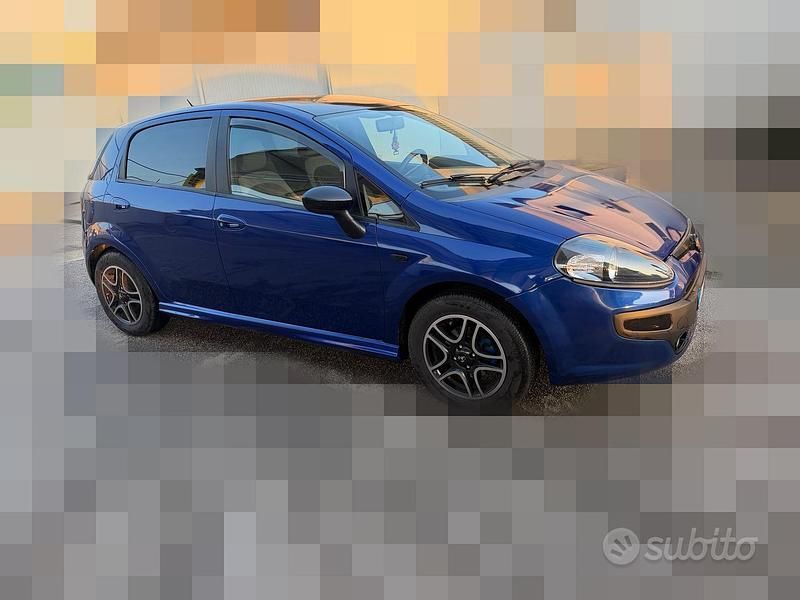 Usata Fiat Punto 75 CV (55 kW) 2006 Blu Utilitaria