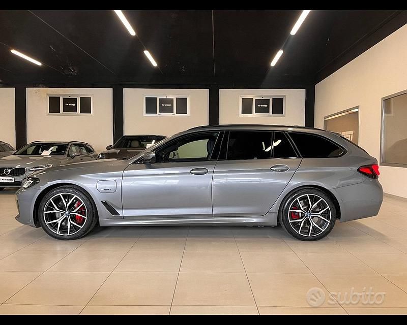Usata BMW 530e M Sport 184 CV (135 kW) 2023 Grigio Station wagon