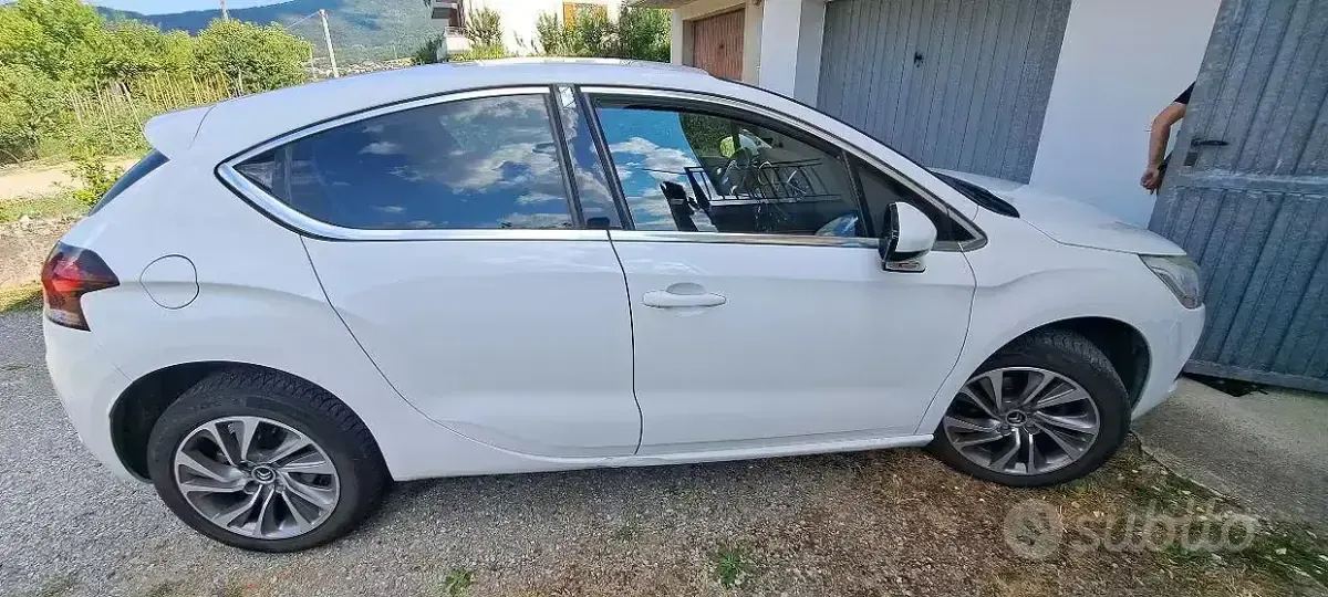 Usata DS Automobiles DS4 So Chic 111 CV (81 kW) 2011 Bianco Berlina