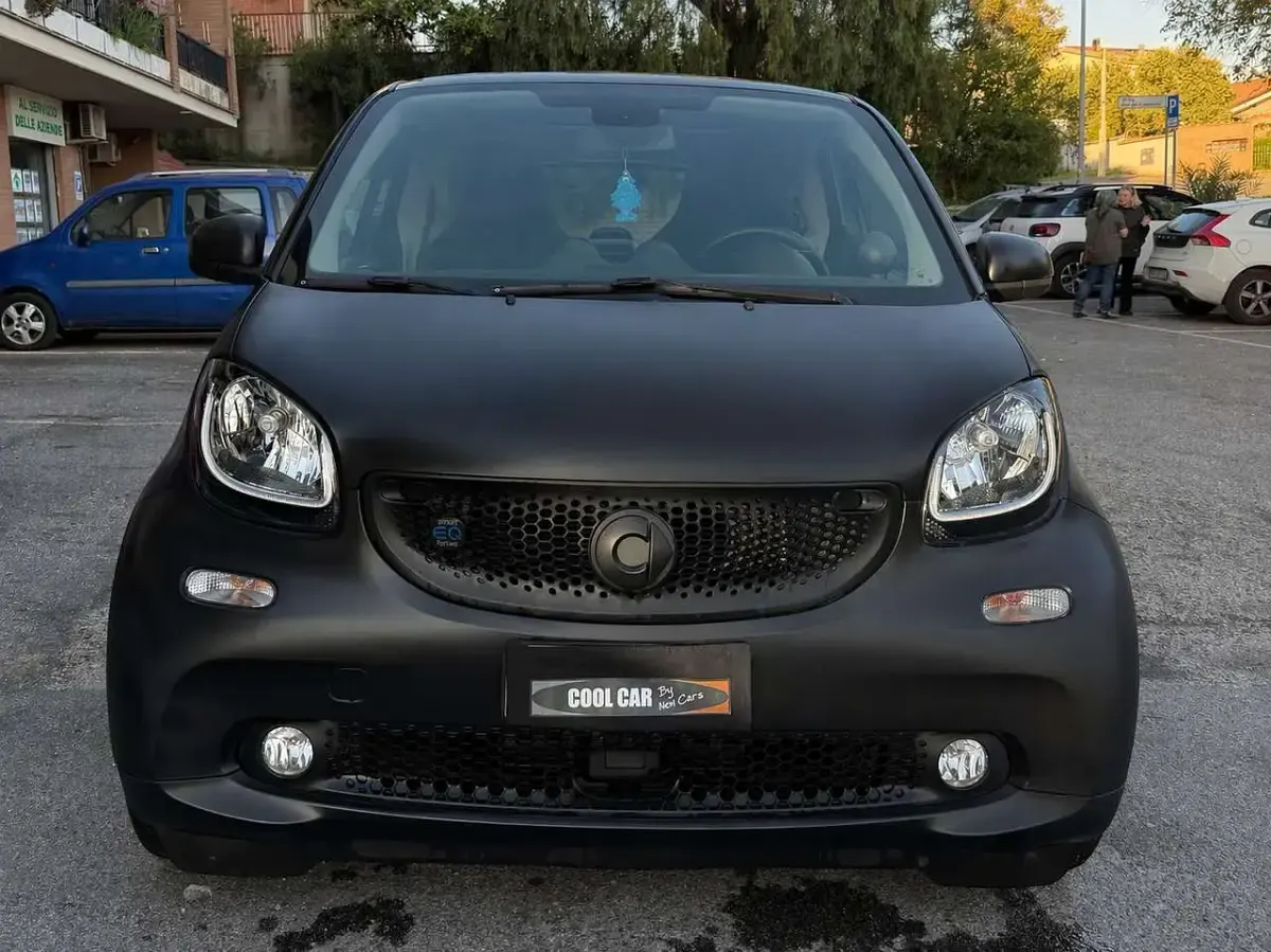 Usata Smart ForTwo Electric Drive Prime 41 kW (56 CV) 2019 Nero opaco Utilitaria