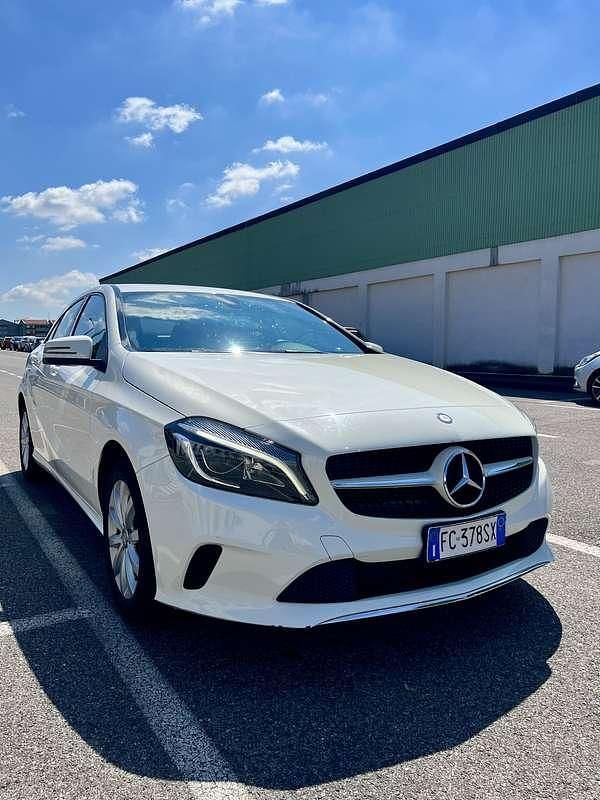Usata Mercedes A180 109 CV (80 kW) 2016 Bianco Berlina