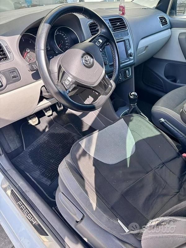 Usata VW Polo 75 CV (55 kW) 2015 Bianco Berlina