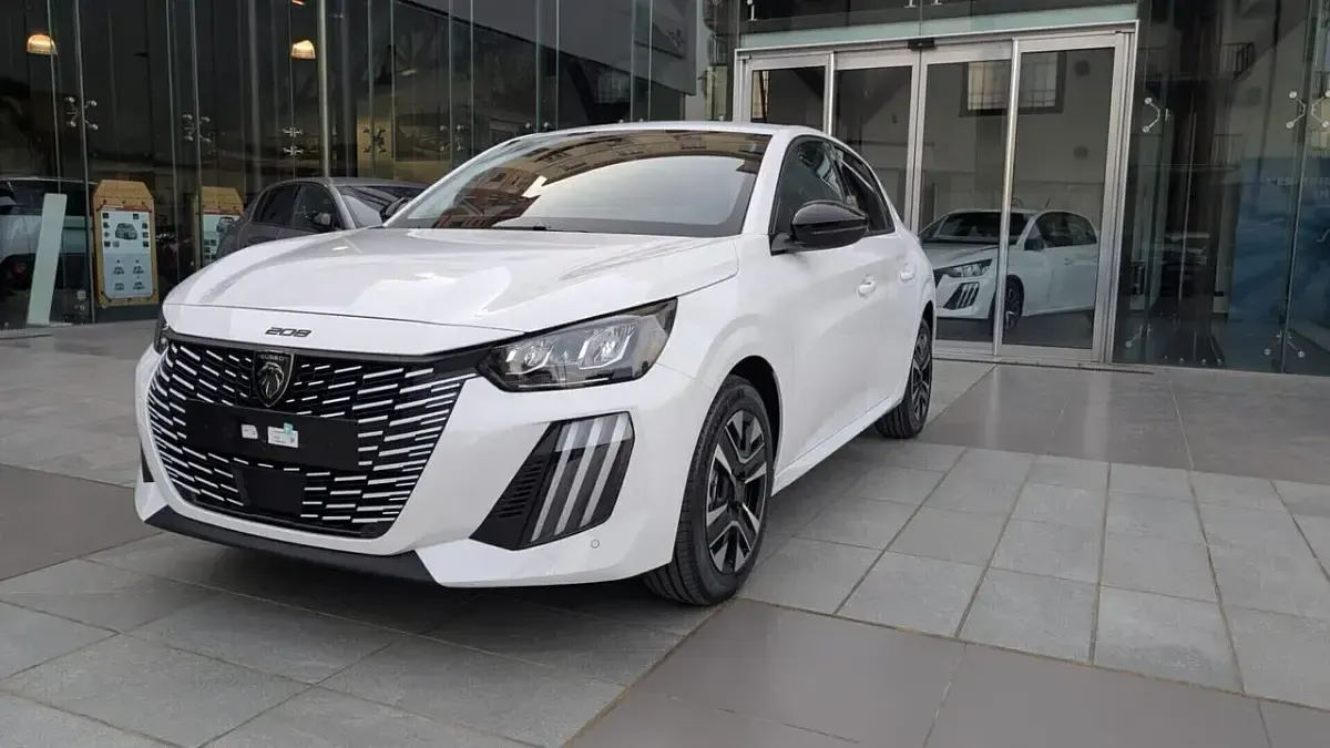 Nuova Peugeot 208 110 CV (80 kW) 2026 Giallo Utilitaria