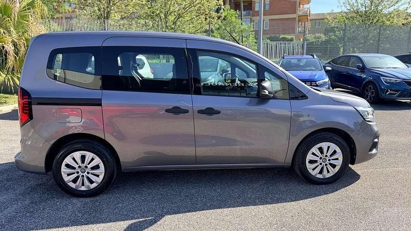 Usata Renault Kangoo 95 CV (69 kW) 2023 Grigio Monovolume