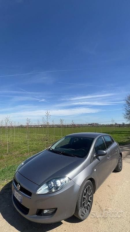 Usata Fiat Bravo 120 CV (88 kW) 2012 Grigio Utilitaria