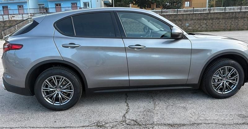 Usata Alfa Romeo Stelvio 190 CV (139 kW) 2019 Grigio SUV