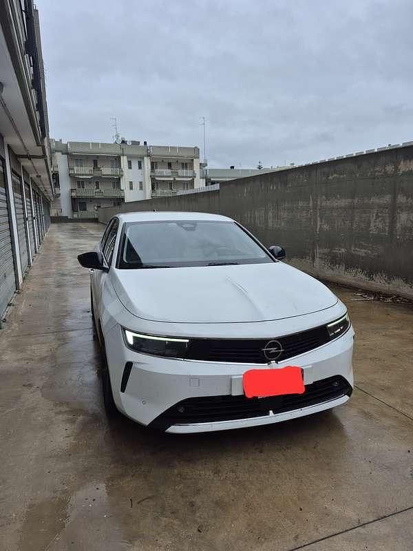 Usata 2023 Opel Astra Elegance Tre volumi | 16.600 € (Ottimo prezzo) - Immagine 1/4