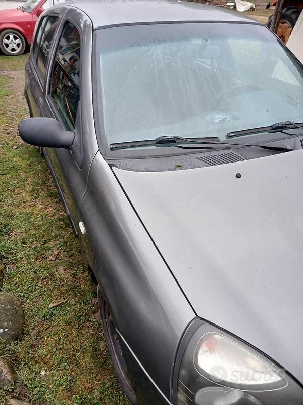 Usata Renault Clio II 2004 Berlina
