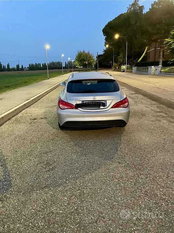 Usata Mercedes CLA180 109 CV (80 kW) 2016 Grigio Berlina